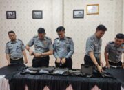 Pastikan Fasilitas Keamanan Rutan Selalu Siaga, Karutan Abdul Aziz Beserta Ka KPR Rutan Sukadana Lakukan Pengecekan Senjata Api Pastikan Berfungsi Dengan Baik