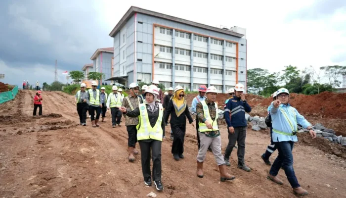 Sekjen Kemendikti dan Dirjen Dikti Tinjau Progres Pembangunan RSPTN Unila