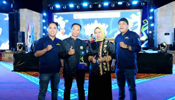IWO Lampung Terima Penghargaan Anugerah Be Strong dari Universitas Lampung