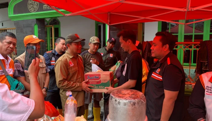 Ketua DPW PKS Lampung Tinjau Korban Banjir di Way Lunik, Panjang
