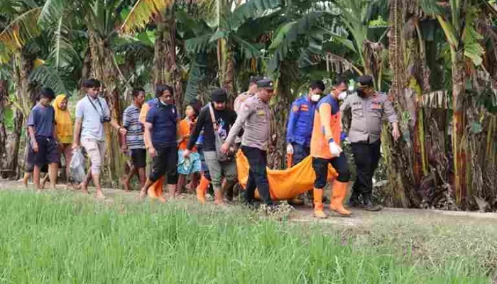 Penemuan Jasad di Sungai Way Cinta Gegerkan Warga Pringsewu