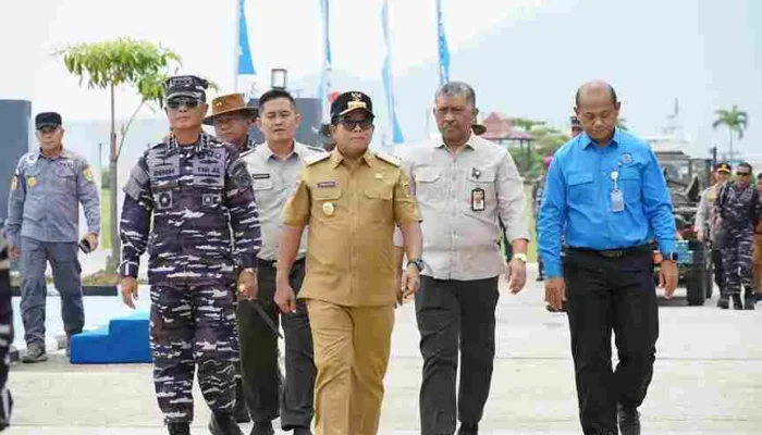 Pj. Gubernur Samsudin Dampingi Kunjungan KSAL Tinjau Program Ketahanan Pangan TNI AL di Lampung