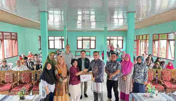 Circle of Charity Berbagi Kasih di Panti Sosial Tresna Werdha Natar