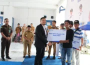 BRI Kanca Liwa Serahkan CSR Pembangunan Gapura dan Tenda UMKM di Pasar Way Batu Kabupaten Pesisir Barat