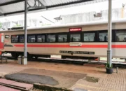 Mau Liburan? Yuk Naik Kereta Api Ekonomi Komersial, Cukup Bayar Rp31 Ribu!