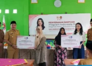Wabup Syaiful Dampingi Anggota DPR RI Ruby Chairani Salurkan Program Indonesia Pintar