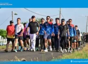 Semangat Pagi dari Pantai Kalianda: Bupati Egi Ajak Warga Lari Bareng di Krakatau Beach Run 2025